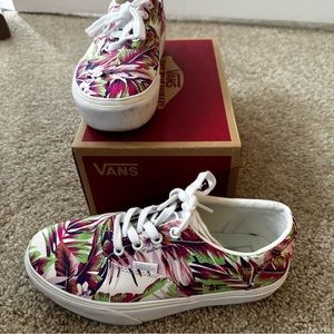 Women platform Vans.